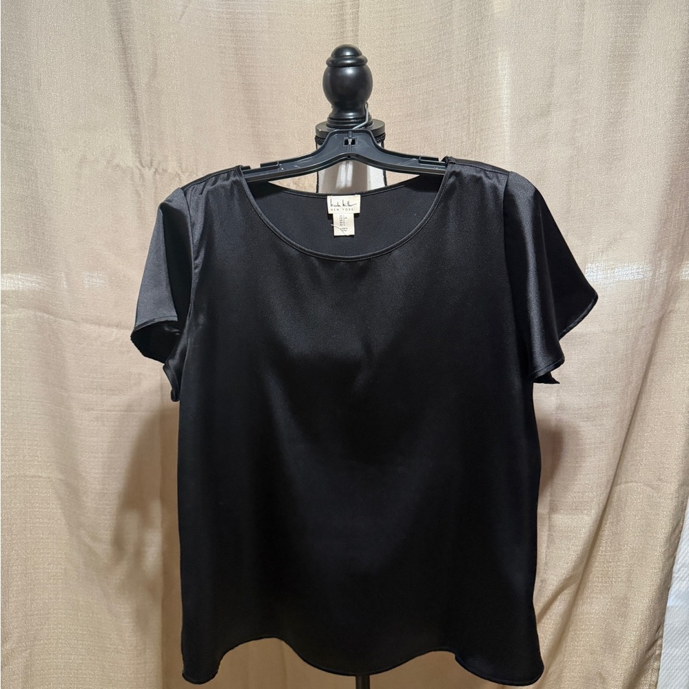 Nicole Miller Black Satin Short Sleeve Blouse Sz L